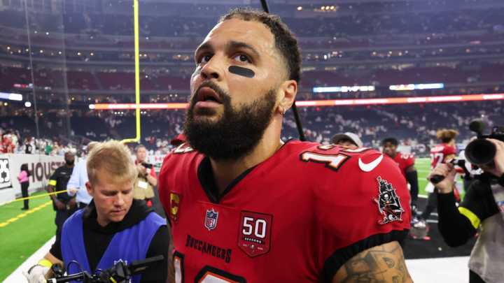 Bucs get brutal Evans news ahead of potential Godwin return