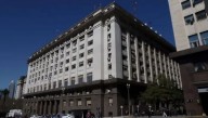 El Gobierno amplía emisión de títulos ajustados al dólar y le canjea Letras del Tesoro al BCRA