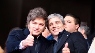 Caputo y Milei bajo la filosa lupa de Víctor Hugo: “Tonto y retonto no podían hacerlo peor”