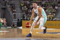 Luka Dončić scores 42, leads Slovenia past Italy into EuroBasket quarterfinals