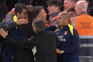 Simeone se enciende contra la grada de Anfield y es expulsado