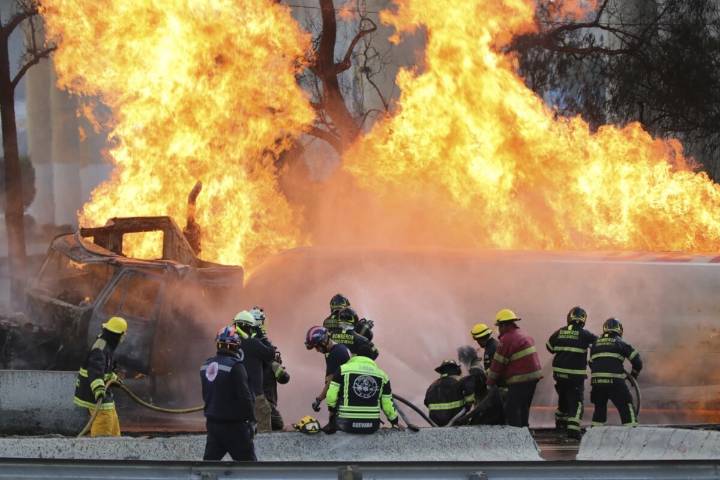 Son 10 personas fallecidas por la explosión de pipa en CdMx