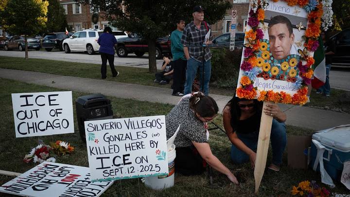 Immigration agent who shot man in Chicago-area traffic stop says injuries were 'nothing major'