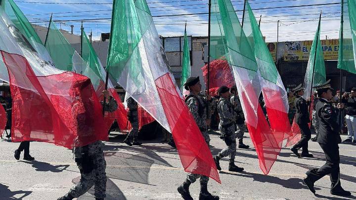 Celebran Juarenses con fervor desfile cívico-militar de independencia