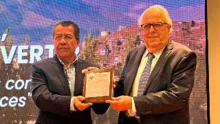 Cámara de Comercio de Arequipa rinde homenaje a Julio Velarde por su liderazgo en el BCR
