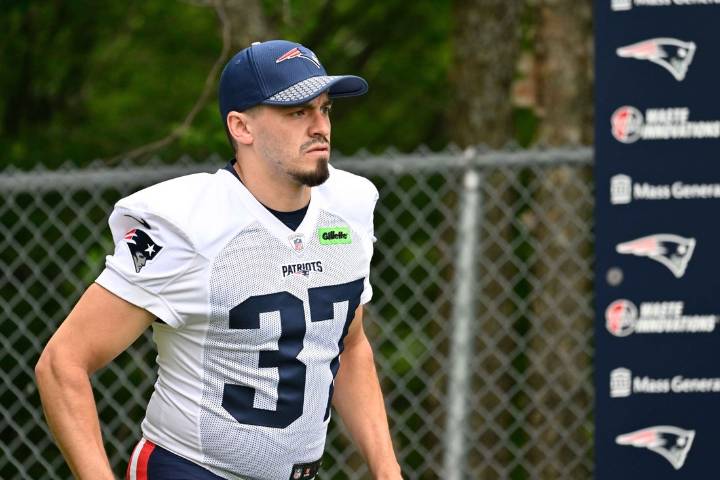 Deadspin | Report: Falcons signing K John Parker Romo to practice squad