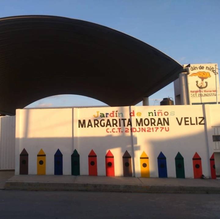 Docentes de Coatzacoalcos toman la SEV; le exigen solucionar conflicto intersindical