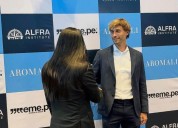 Expone Canales Masterclass con Valdano