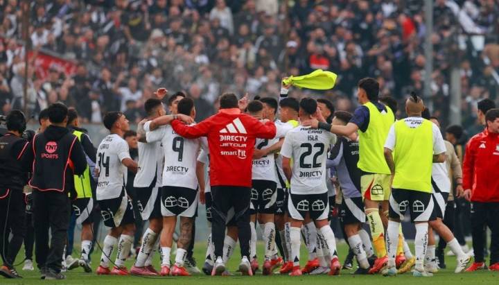 Futbolista de Colo Colo le pide disculpas a Javier Correa tras polémica con su familiar