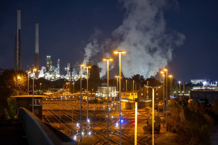 Paris, Berlin and Rome demand made-in-Europe clause in green industry bill