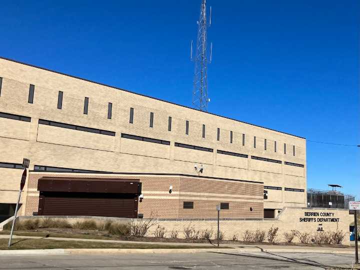 15-year-old boy dies after shooting in Southwest Michigan, man faces murder charge