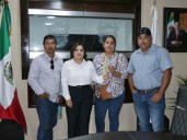 Brindan apoyo para unidad escolar