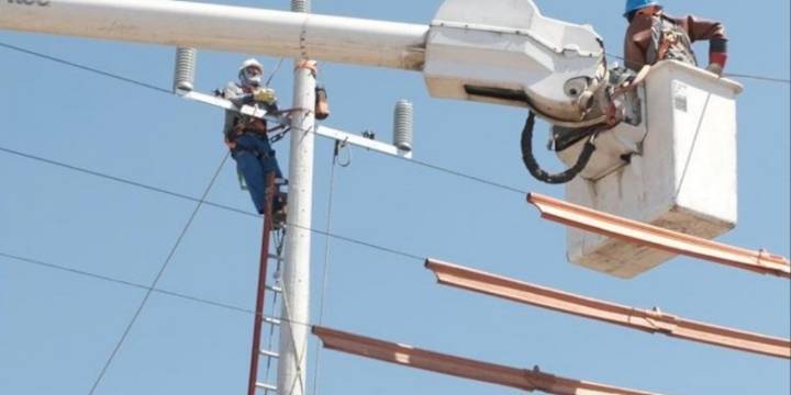 Air-e y Afinia podrían cortarle el servicio de energía a miles de colombianos por problema que aún no resuelve el Gobierno