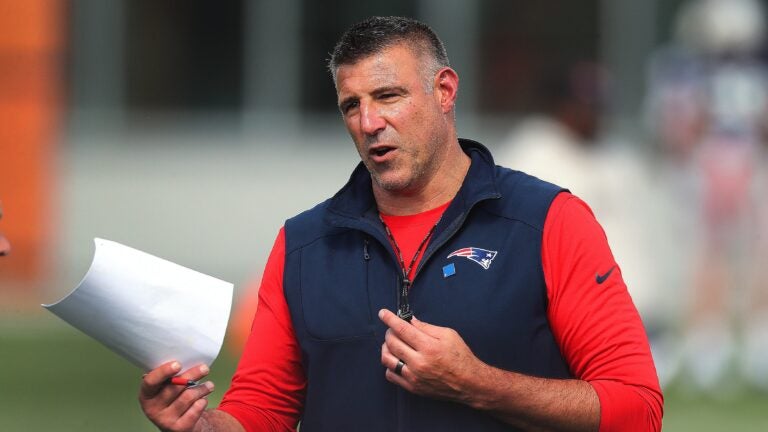 Mike Vrabel responds to Belichick's ban on Patriots scouts at UNC