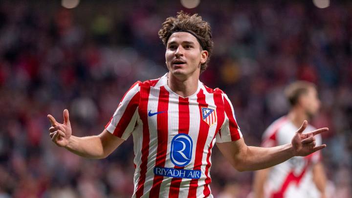 Julián Álvarez reconoce su enfado pero desmiente haber recriminado nada a Simeone