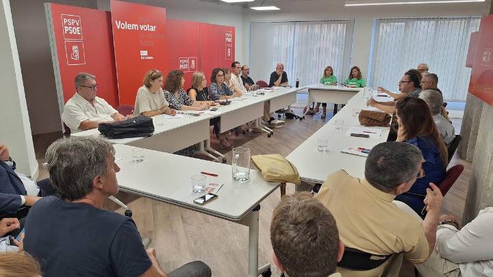El PSPV crea una plataforma para denunciar las deficiencias de los colegios en València: "están abandonados"