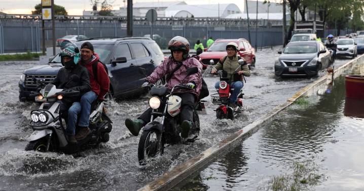 Sal con paraguas, Frente frío 2 y monzón mexicano ocasionarán lluvias en casi todo el país