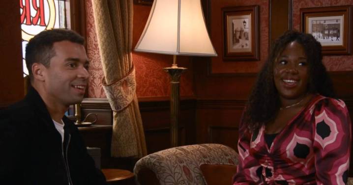 Coronation Street fans 'know' who Dee