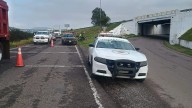Mujer motociclista estrelló detrás de un auto en el trébol de la 57