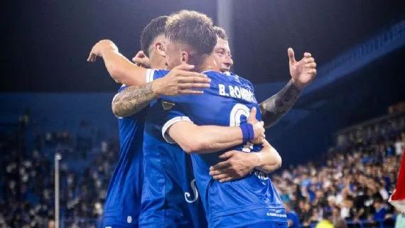 Vélez ganó y quedó como escolta en el Grupo B