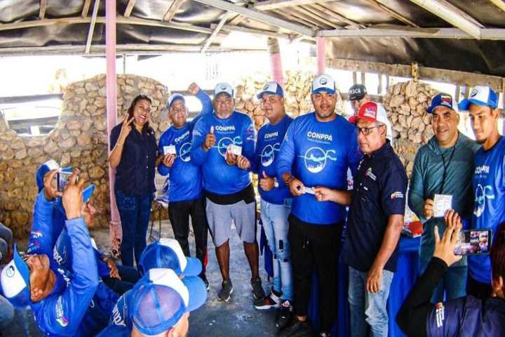 Gobernación entrega permisos de pesca artesanal en Falcón
