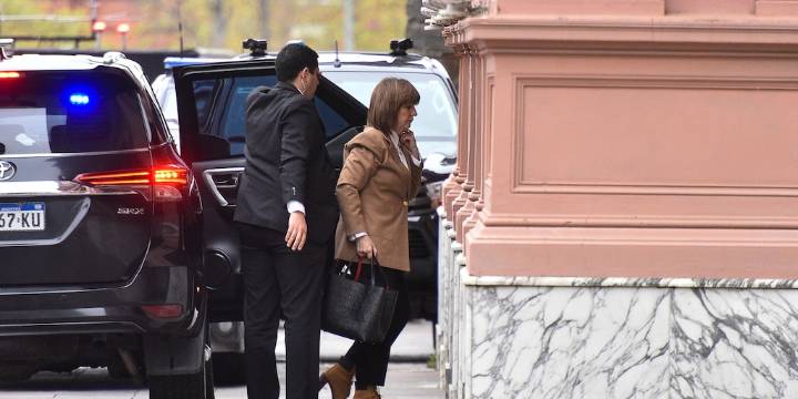 La mesa política de Milei se reúne en Casa Rosada y ultima la estrategia de La Libertad Avanza para las elecciones de octubre