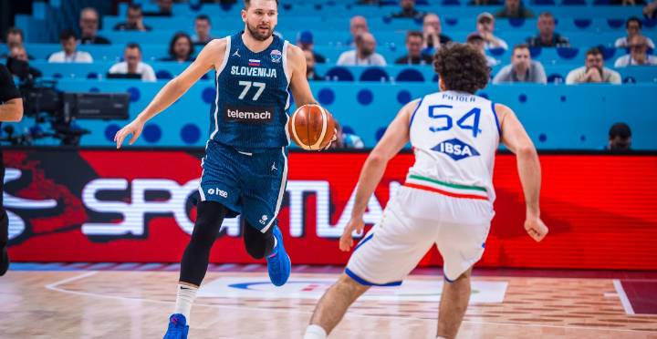 Luka Dončić dazzles, Slovenia downs Italy to advance to EuroBasket quarterfinals