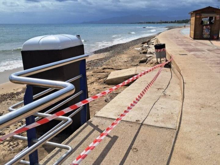 Cambrils cierra esta playa de forma preventiva por el mal tiempo