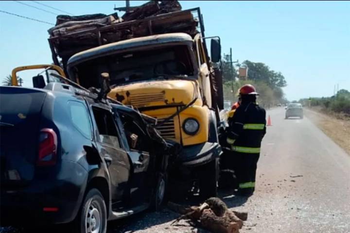 Conductor ebrio atropelló a un niño, huyó y se estrelló contra un camión