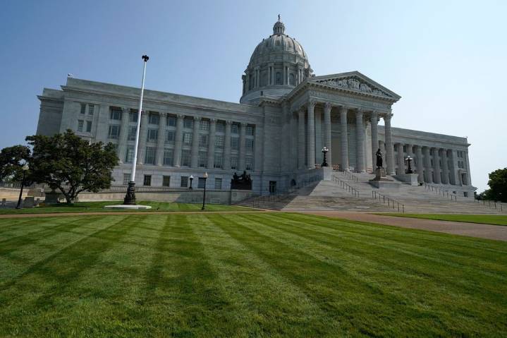 Missouri governor signs Trump-backed plan aimed at helping Republicans win another US House seat – Winnipeg Free Press
