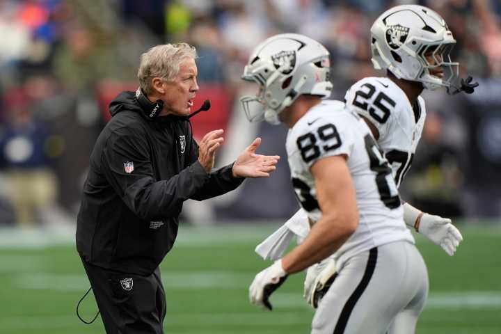 Raiders coach Pete Carroll leads Week 1 win over Patriots in debut 