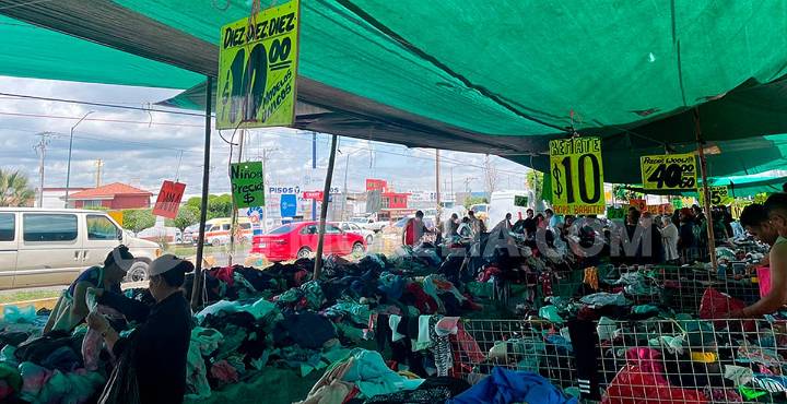 ¿Ropa de marca desde $10? En este tianguis de Morelia la encontrarás