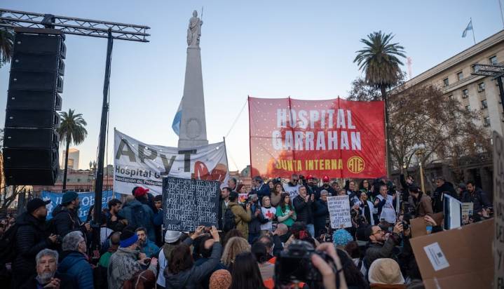 Los trabajadores del Garrahan empezaron un nuevo paro contra el veto de Milei a la emergencia en pediatría
