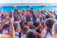 Gobernadora Yulisbeth García acompañó inicio del nuevo año escolar en Bolívar