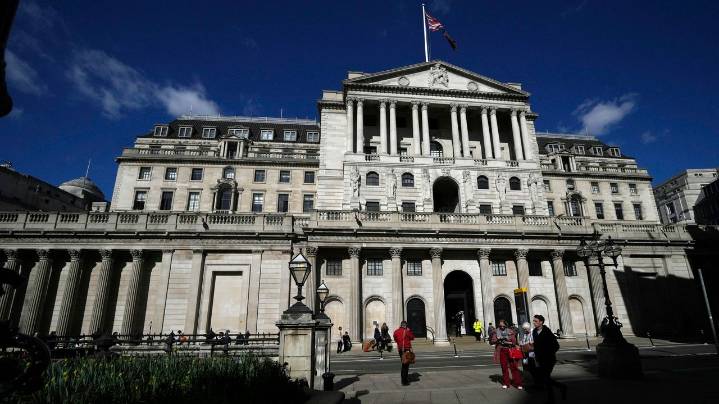 Bank of England voices inflation concerns as it holds main UK interest rate at 4%