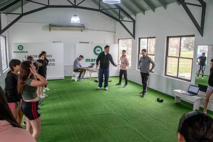 Deportistas juninenses fortalecen su preparación con evaluaciones funcionales