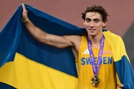 Armand Duplantis se corona por tercera vez como campeón del mundo en salto con garrocha en Tokio