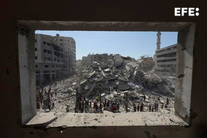Israel hace añicos el edificio más alto de Gaza: una torre de 18 plantas y 60 apartamentos