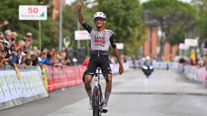 Isaac del Toro gana el Giro della Toscana 2025