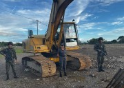 Ejército incautó maquinaria usada para excavar de forma ilegal en aguas del Río Ocoa en Villao