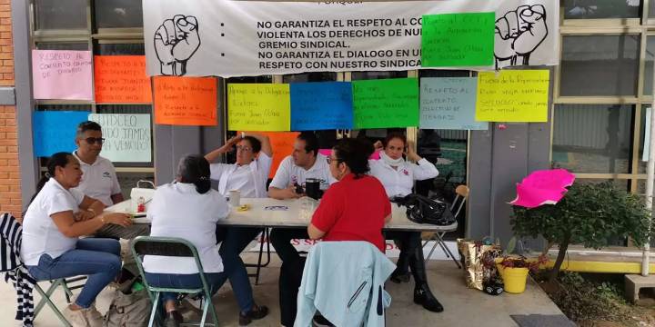 Realizan paro de brazos caídos en cinco planteles del Conalep