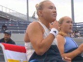 Teen tennis star has awkward fan moment during US Open match