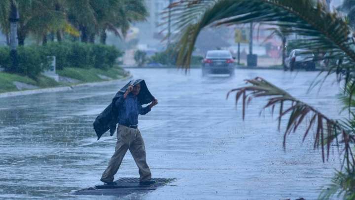 Tormenta "Lorena" activa alerta en las costas del Pacífico mexicano