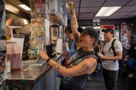 Caleb Williams' touchdowns spur Wieners Circle hot dog giveaway