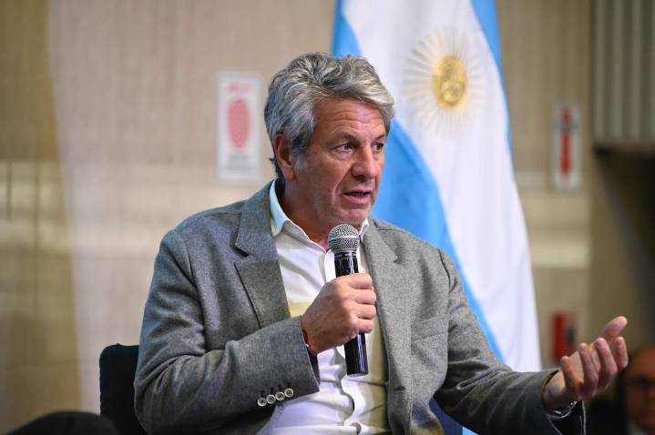 El equipo económico dijo que no habrá prórroga de la suspensión de las retenciones y espera un impacto reactivador