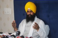 Akal Takht Jathedar condemns discriminatory treatment of Tamil Sikh advocate by Air India