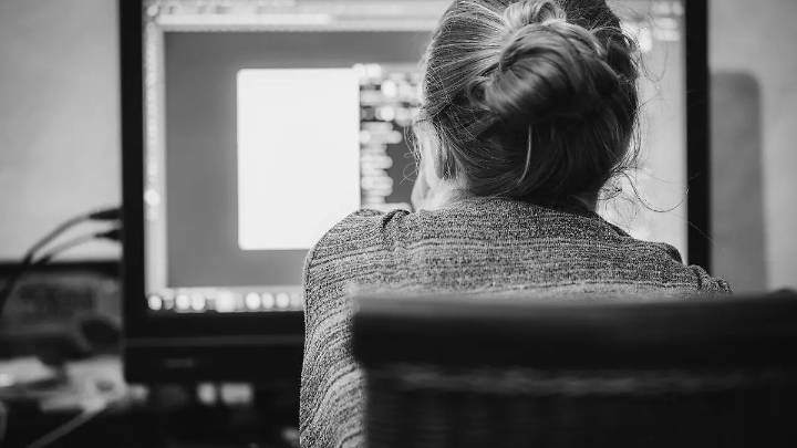 ¿Puede la IA servir de apoyo emocional? Estos son sus riesgos, de acuerdo con especialistas