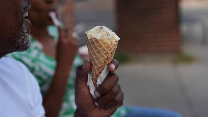 Americans consuming more sugar as world gets hotter, study finds