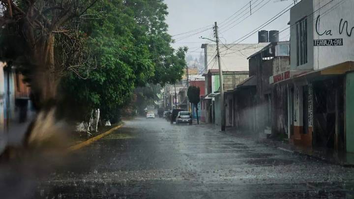 Lluvia provoca encharcamientos en Tulancingo; granizada deja afectaciones en Santiago y Cuautepec