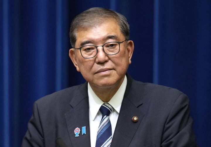 Dimite el primer ministro de Japón ante las críticas y divisiones en el seno de su partido
